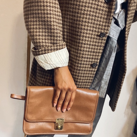 Vintage Longchamp Leather Envelope Clutch - Picture 11 of 17